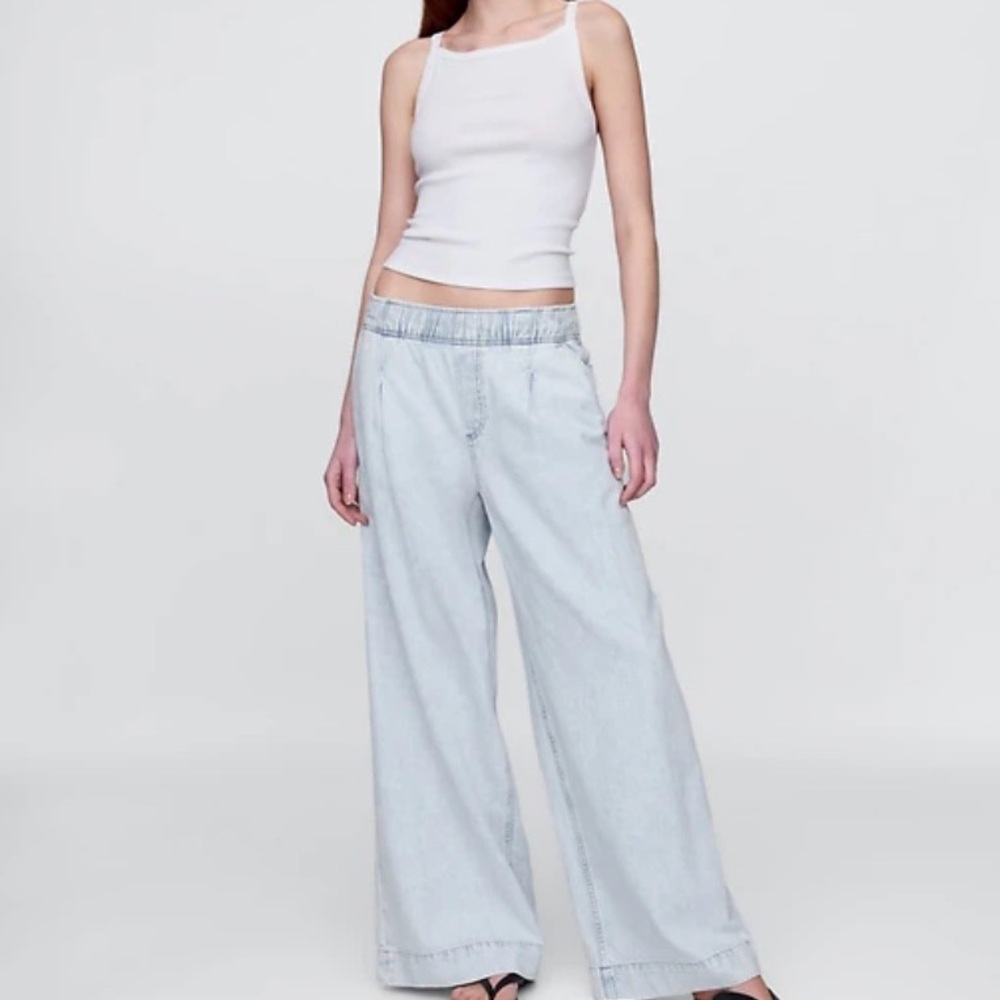 XL Gap mid rise light wash baggy jeans